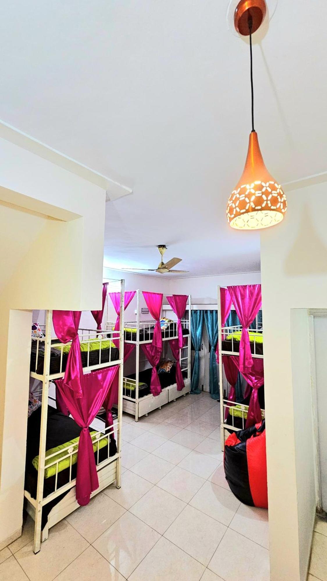 Elephant House - Boutique Hostel & Cowork Meribel Village Luaran gambar